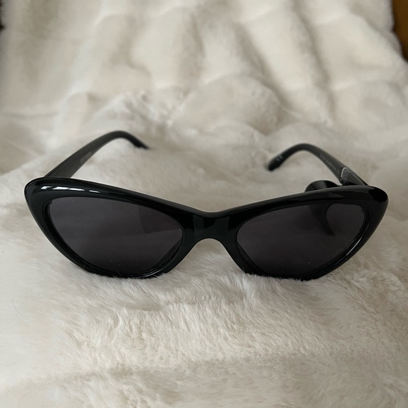 STEVE MADDEN Lopez Sunglasses - Picture 4 of 4